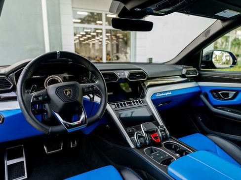 Used 2020 Lamborghini Urus image 37