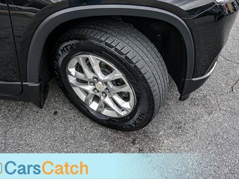 Used 2019 Chevrolet Traverse LT image 17