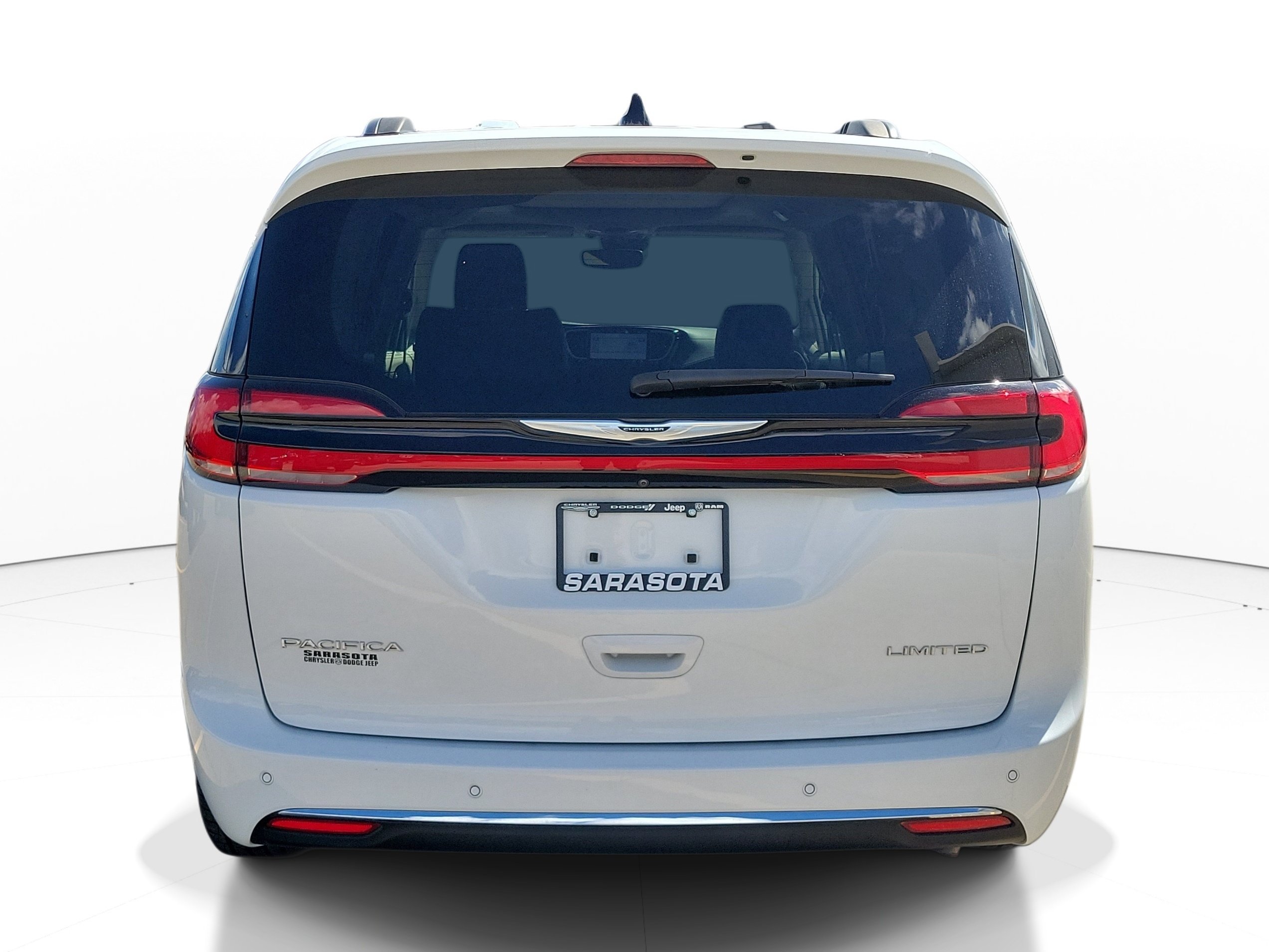 Used 2023 Chrysler Pacifica Limited FWD image 5