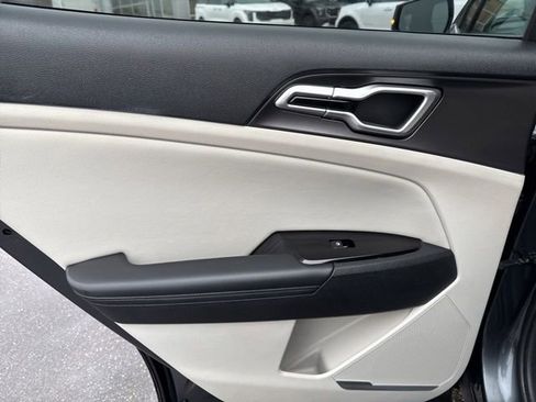 Used 2023 Kia Sportage EX image 32