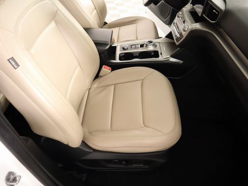 Used 2023 Ford Explorer XLT w/ Equipment Group 202A image 14