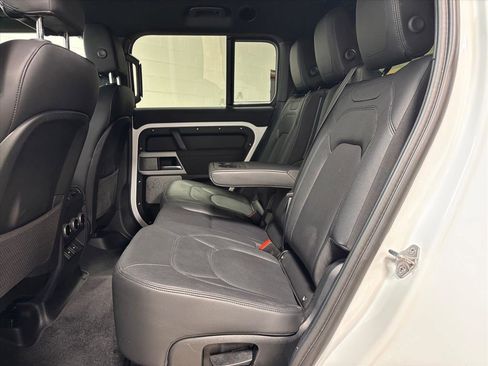 Used 2023 Land Rover Defender 130 S image 27