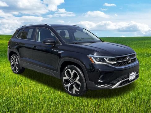 Used 2022 Volkswagen Taos SEL image 9