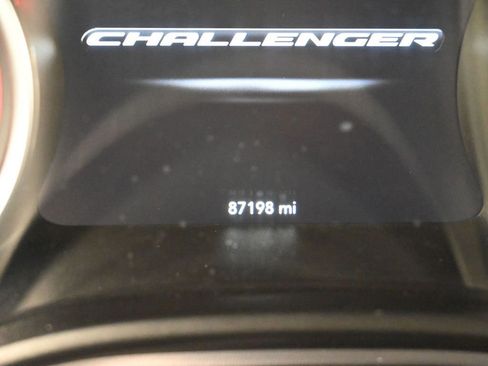 Used 2019 Dodge Challenger SXT image 17