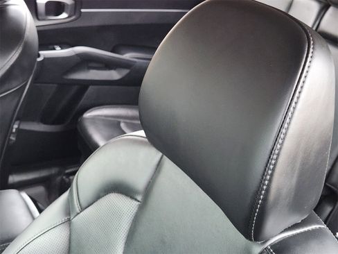 Used 2025 Kia Sorento S w/ Panoramic Sunroof Package image 22