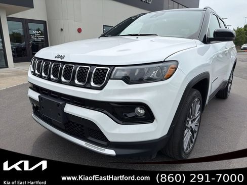 Used 2023 Jeep Compass Limited w/ Elite Group AWD/4WD image 3