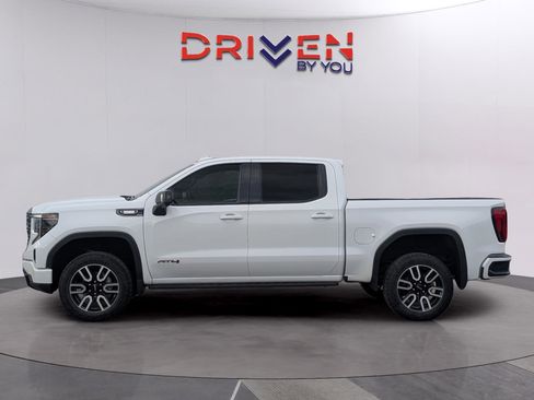 Used 2024 GMC Sierra 1500 AT4 w/ Technology Package image 2