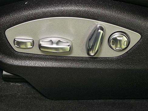 Certified 2023 Porsche Macan S AWD/4WD image 18