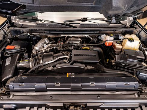 Used 2021 Chevrolet Silverado 2500 LTZ w/ LTZ Plus Package image 31