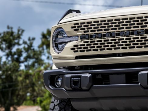 New 2025 Ford Bronco Badlands image 10