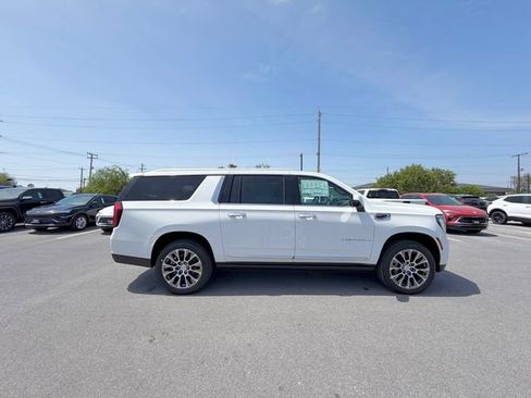 New 2026 GMC Yukon XL Denali w/ Denali Reserve Package RWD image 4