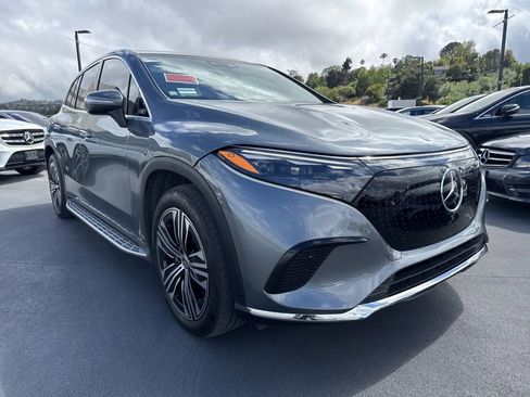 Used 2023 Mercedes-Benz EQS 450+ SUV image 3