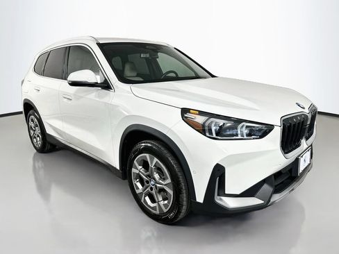 Certified 2023 BMW X1 xDrive28i w/ Convenience Package AWD/4WD image 3