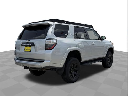 Used 2022 Toyota 4Runner TRD Off-Road Premium AWD/4WD image 7