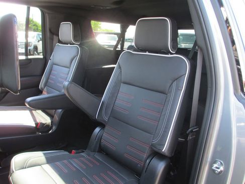 Used 2025 GMC Yukon XL AT4 Ultimate AWD/4WD image 24