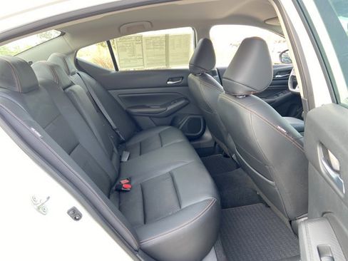 Used 2022 Nissan Altima 2.5 SR image 13