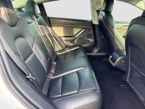 Used 2023 Tesla Model 3 Standard Range image 29