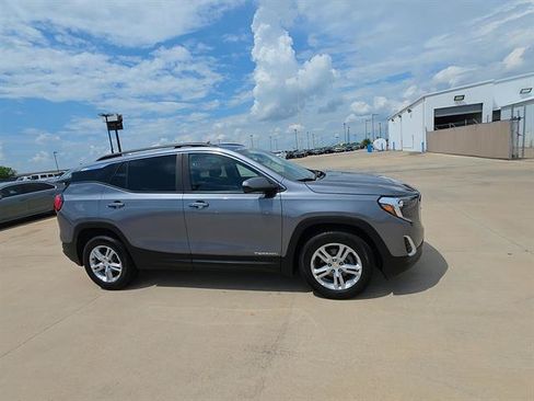 Used 2021 GMC Terrain SLE w/ Driver Convenience Package FWD image 5