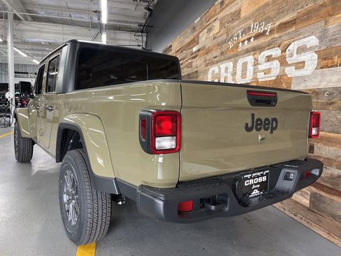 New 2026 Jeep Gladiator Sport image 23