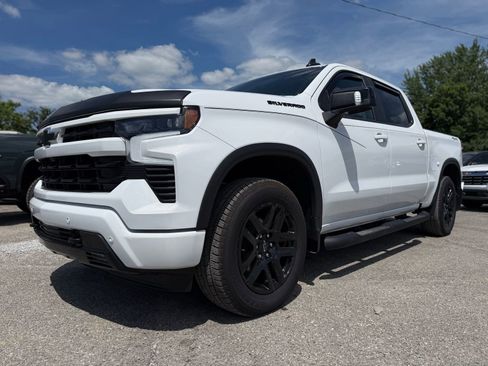 Used 2025 Chevrolet Silverado 1500 RST w/ Rally Edition AWD/4WD image 2