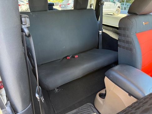 Used 2012 Jeep Wrangler Sahara w/ Connectivity Group AWD/4WD image 12