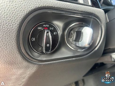 Used 2024 Porsche Macan AWD/4WD image 28