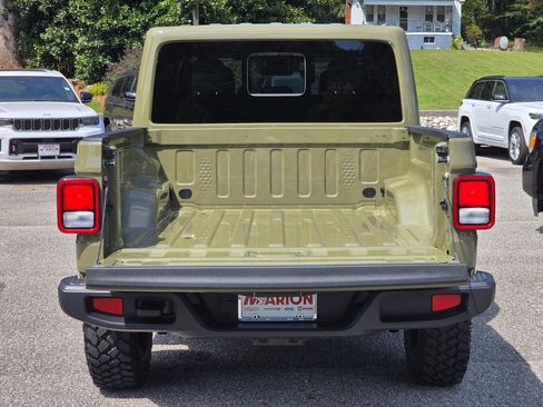 New 2025 Jeep Gladiator Sport image 11