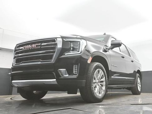 Used 2023 GMC Yukon XL SLT AWD/4WD image 47