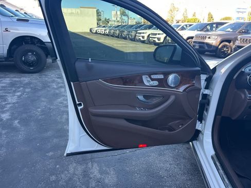 Used 2018 Mercedes-Benz E 300 image 20