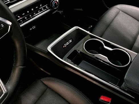 Used 2025 Chevrolet Equinox LT w/ Convenience Package II image 17