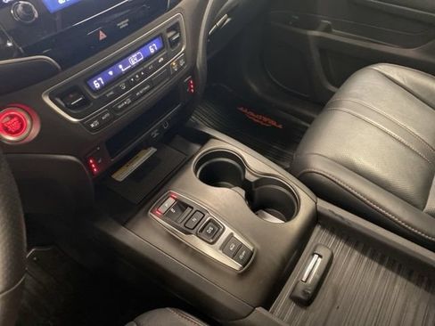 Used 2022 Honda Passport TrailSport image 15