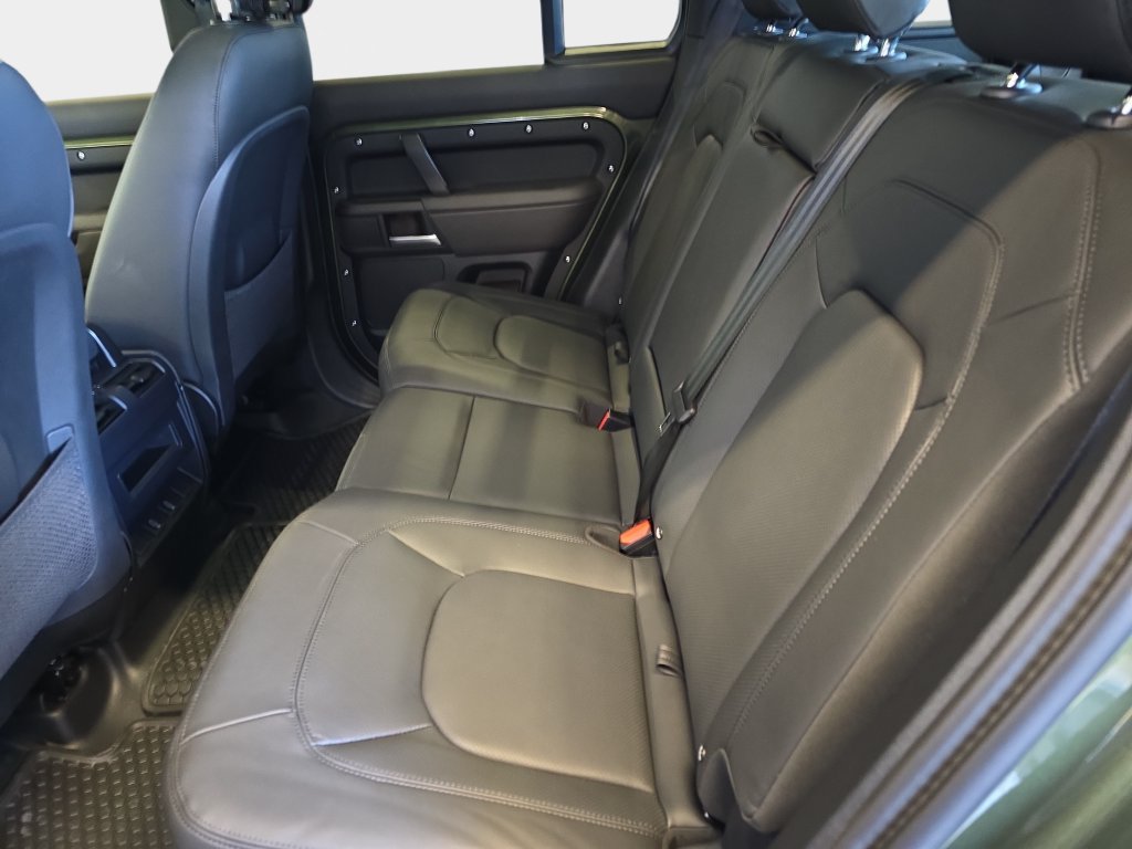 New 2026 Land Rover Defender 110 X-Dynamic SE AWD/4WD image 11