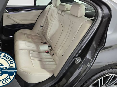 Used 2018 BMW 530e xDrive w/ Premium Package 2 image 28