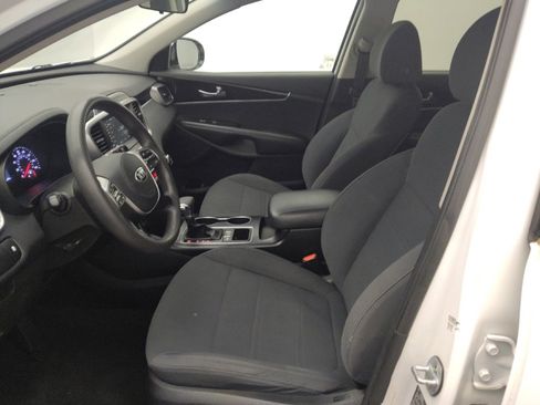 Used 2019 Kia Sorento AWD V6 image 17