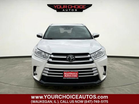 Used 2017 Toyota Highlander XLE image 8