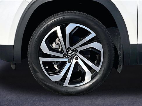 Used 2022 Volkswagen Atlas SEL AWD/4WD image 35