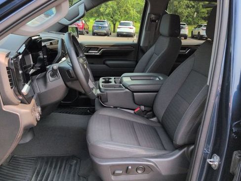 Used 2023 Chevrolet Silverado 1500 LT AWD/4WD image 21