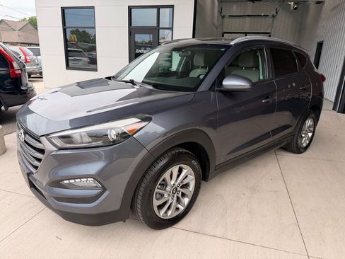 Used 2016 Hyundai Tucson SE w/ Option Group 02 AWD/4WD image 3