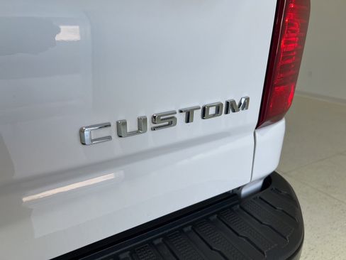 Used 2024 Chevrolet Silverado 2500 Custom w/ Custom Value Package image 27