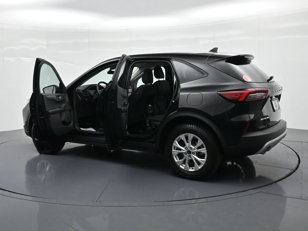 Used 2025 Ford Escape Active w/ Cold Weather Package AWD/4WD image 24