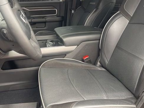 Used 2025 RAM 3500 Laramie AWD/4WD image 7