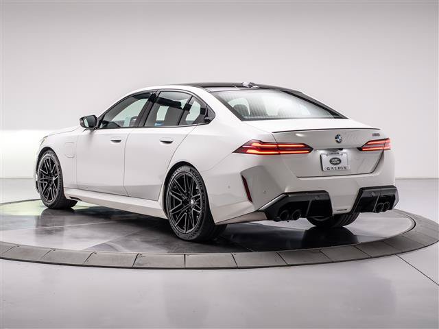 Used 2027 BMW M5 AWD/4WD image 3