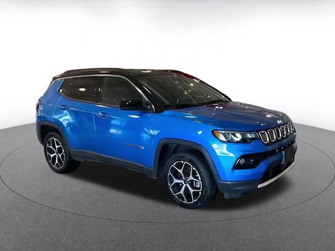Used 2025 Jeep Compass Limited image 2