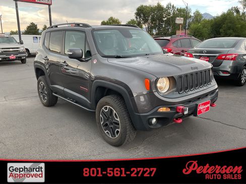 Used 2016 Jeep Renegade Trailhawk w/ Premium Trailhawk Package AWD/4WD image 1