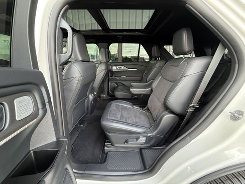 Used 2025 Ford Explorer ST w/ Sun And Sound Package AWD/4WD image 38