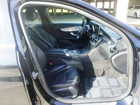 Used 2018 Mercedes-Benz C 300 4MATIC Sedan image 33