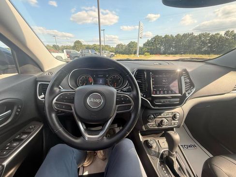Used 2020 Jeep Cherokee Limited AWD/4WD image 12
