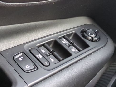 Used 2023 Jeep Renegade Latitude AWD/4WD image 21