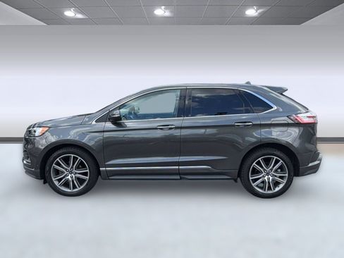Used 2019 Ford Edge Titanium w/ Equipment Group 301A FWD image 2