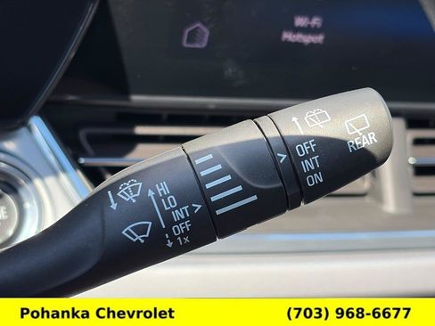 Used 2025 Chevrolet Trax LT FWD image 11